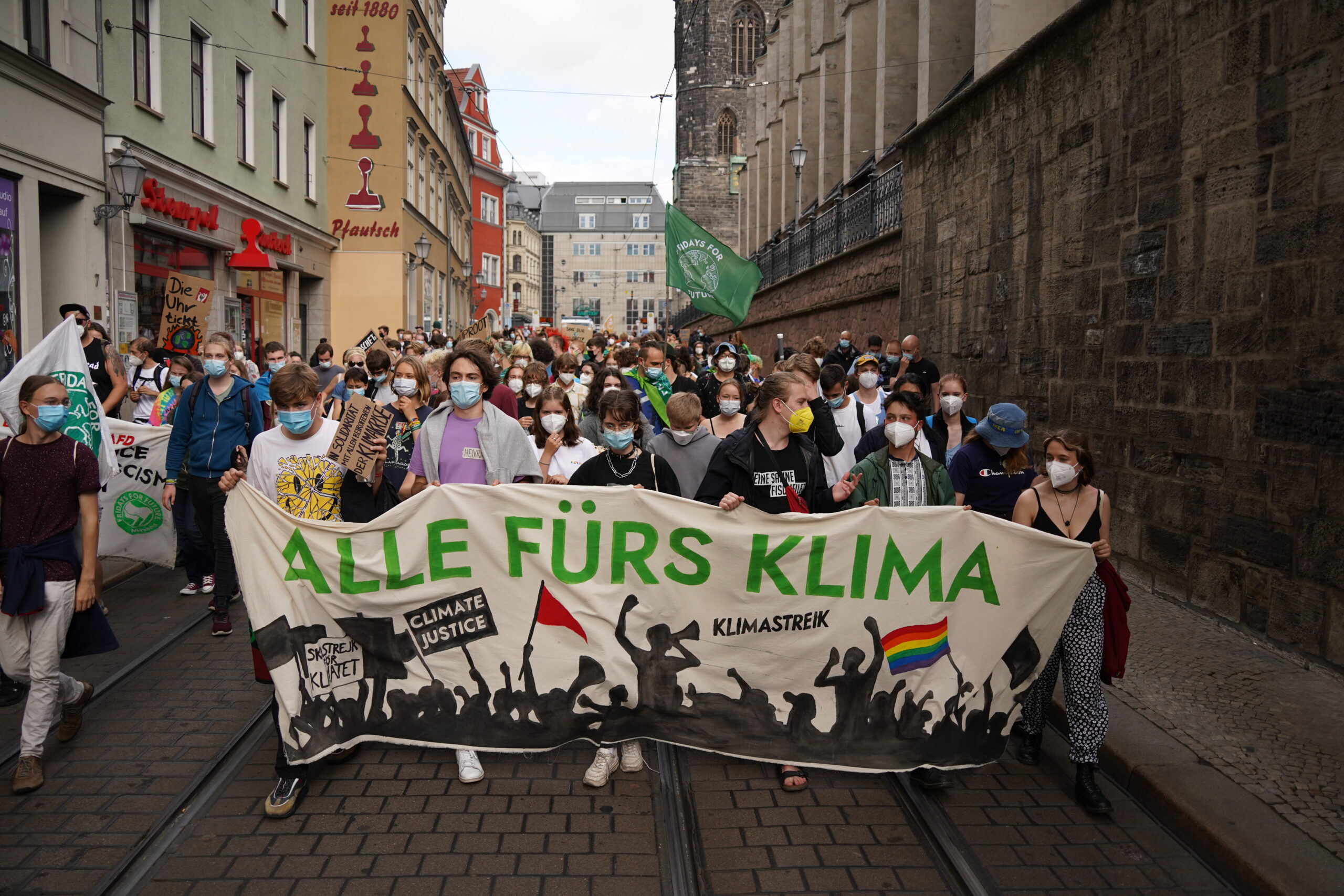 Menschen Streiken fürs Klima in Halle